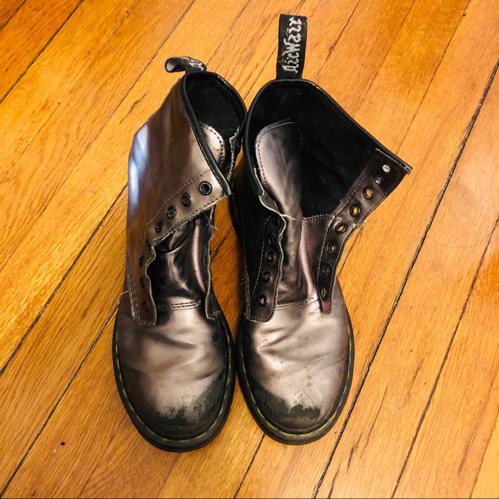 CHROME DOC MARTENS